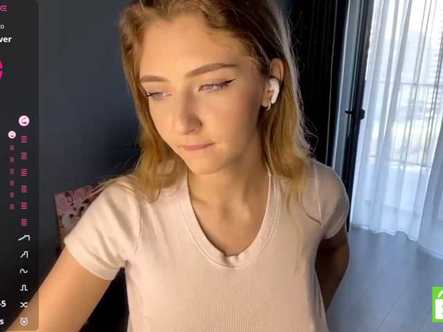 TyeshaDirksen live cam on BongaCams