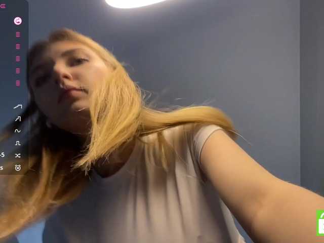 TyeshaDirksen live cam on BongaCams