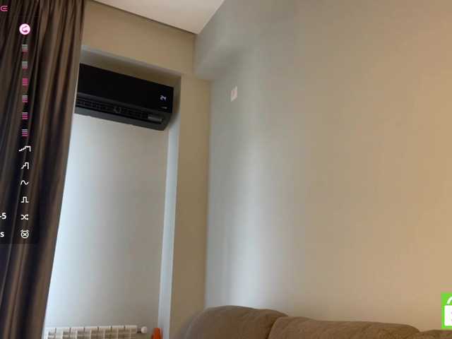 TyeshaDirksen live cam on BongaCams