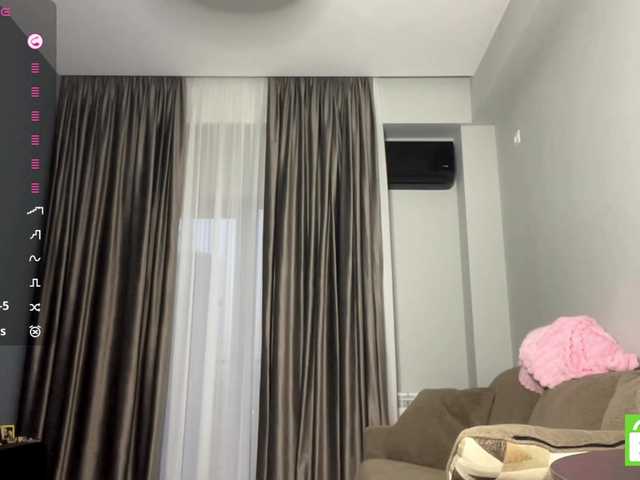 TyeshaDirksen live cam on BongaCams