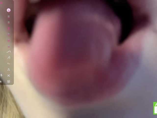 TyeshaDirksen live cam on BongaCams