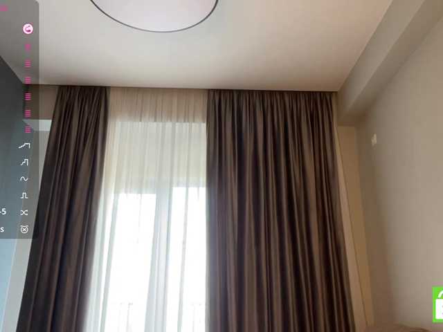 TyeshaDirksen live cam on BongaCams