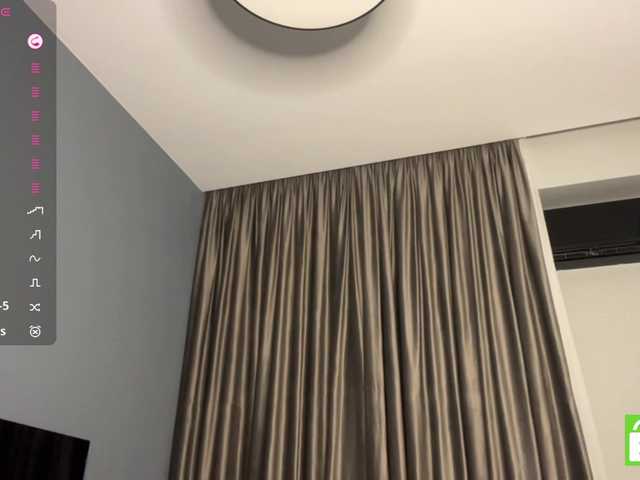 TyeshaDirksen live cam on BongaCams