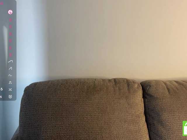 TyeshaDirksen live webcam show