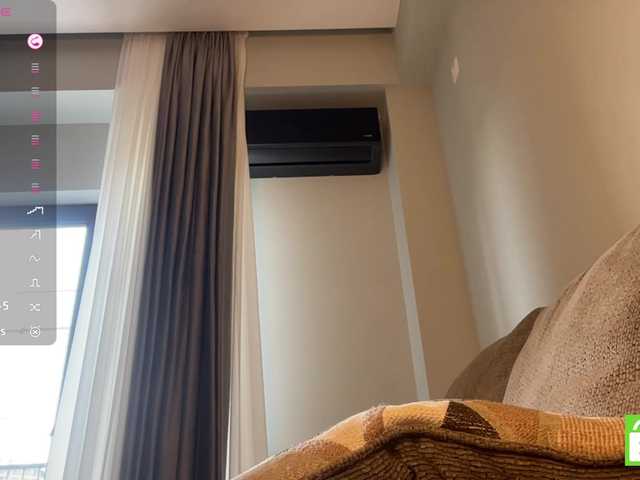 TyeshaDirksen live cam on BongaCams