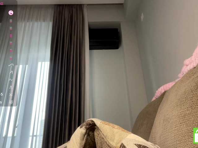 TyeshaDirksen live cam on BongaCams
