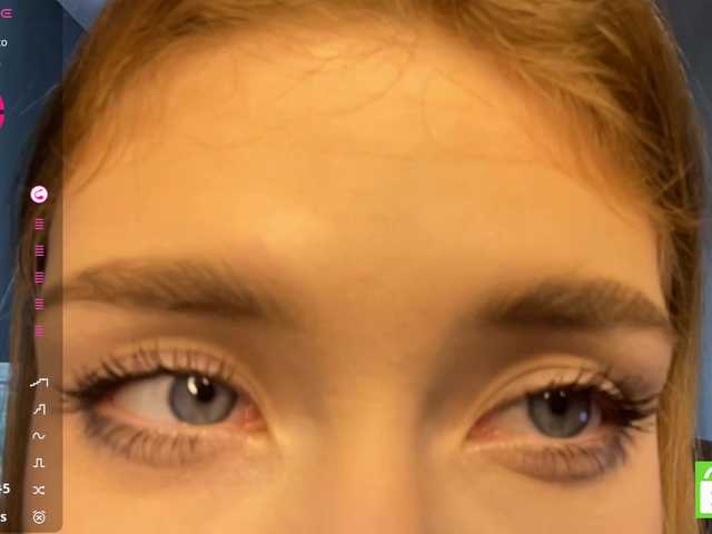 TyeshaDirksen live cam on BongaCams