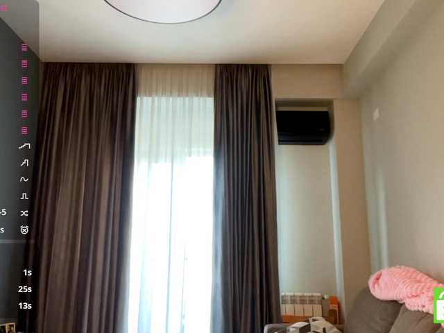 TyeshaDirksen live cam on BongaCams