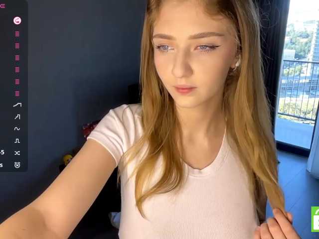 TyeshaDirksen live cam on BongaCams