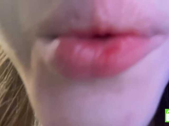 TyeshaDirksen live cam on BongaCams