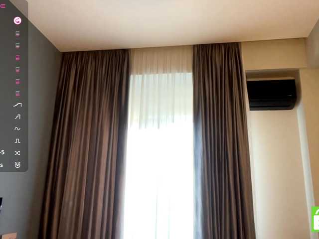 TyeshaDirksen live cam on BongaCams