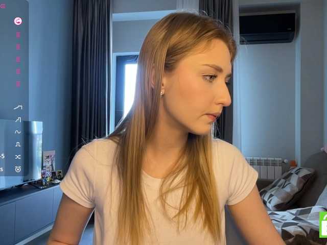 TyeshaDirksen live cam on BongaCams