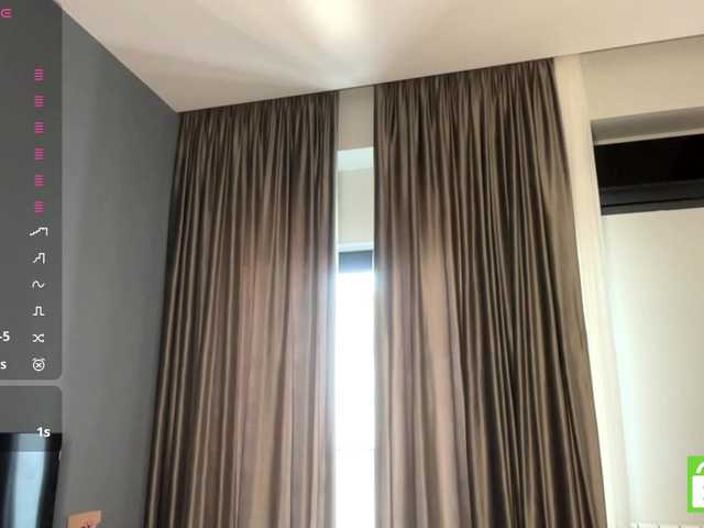 TyeshaDirksen live cam on BongaCams