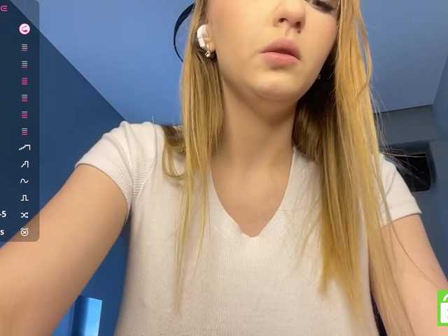 TyeshaDirksen live cam on BongaCams