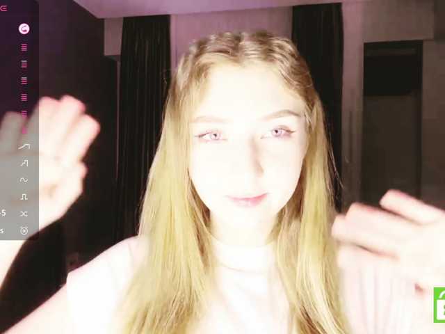 TyeshaDirksen live cam preview