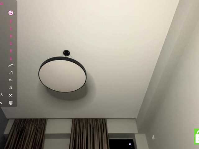 TyeshaDirksen live cam on BongaCams