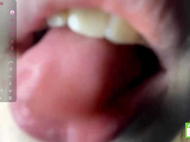 TyeshaDirksen live cam on BongaCams