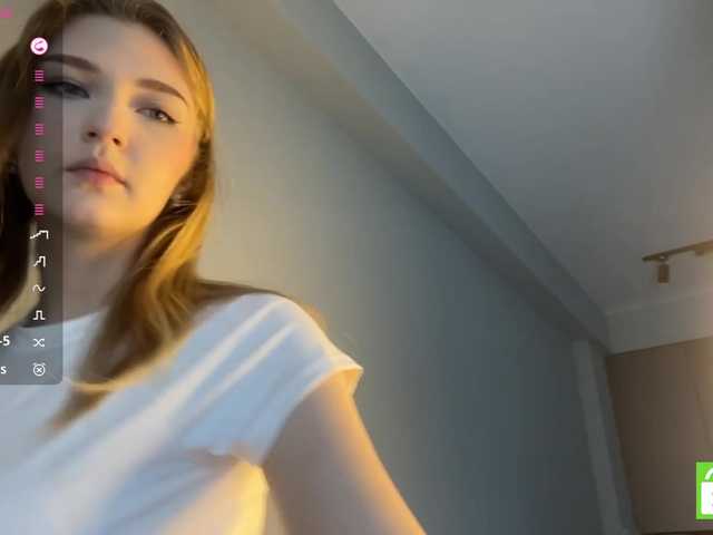 TyeshaDirksen live cam on BongaCams