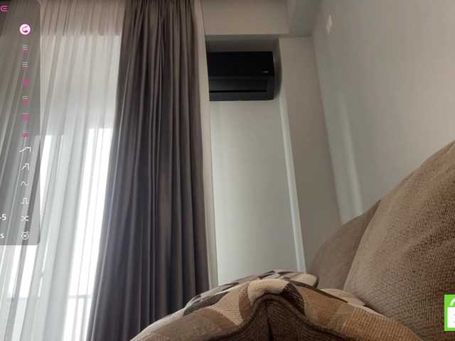 TyeshaDirksen live cam on BongaCams