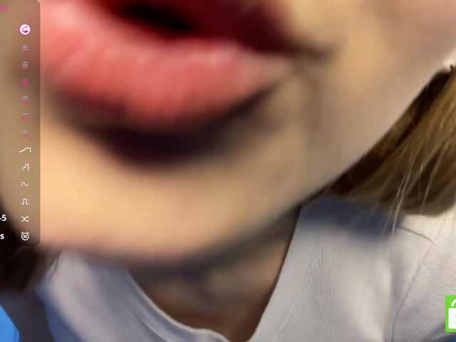 TyeshaDirksen live cam on BongaCams