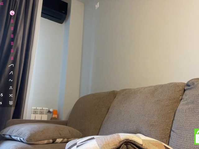 TyeshaDirksen live cam on BongaCams