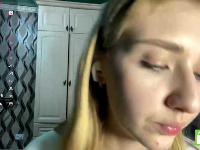 TyeshaDirksen live cam on BongaCams