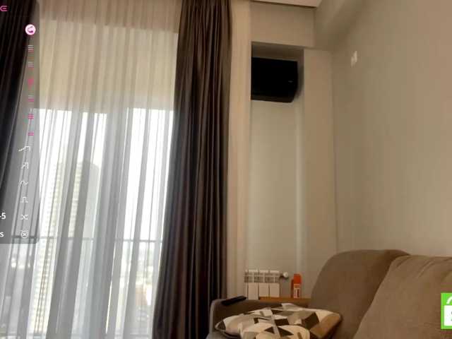 TyeshaDirksen live cam on BongaCams