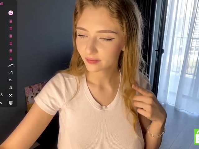 TyeshaDirksen live cam on BongaCams