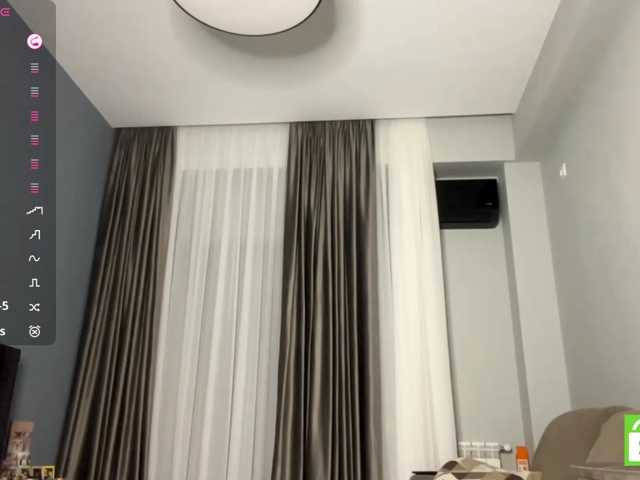 TyeshaDirksen live cam on BongaCams