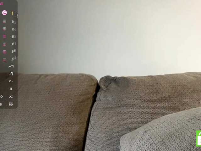 TyeshaDirksen live cam on BongaCams