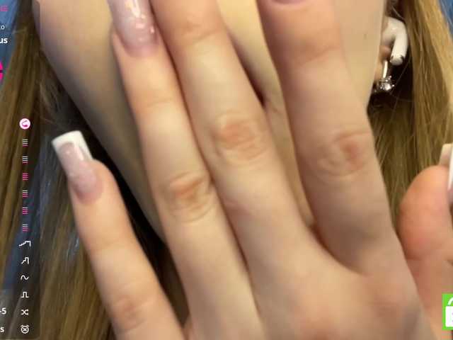 TyeshaDirksen live cam on BongaCams