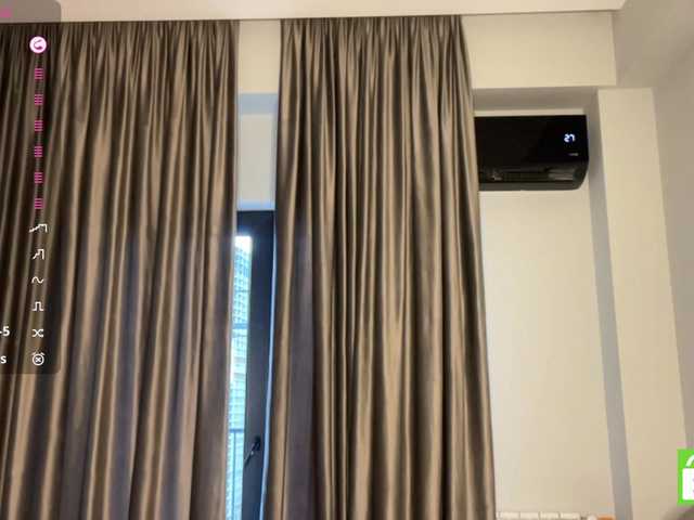 TyeshaDirksen live cam on BongaCams