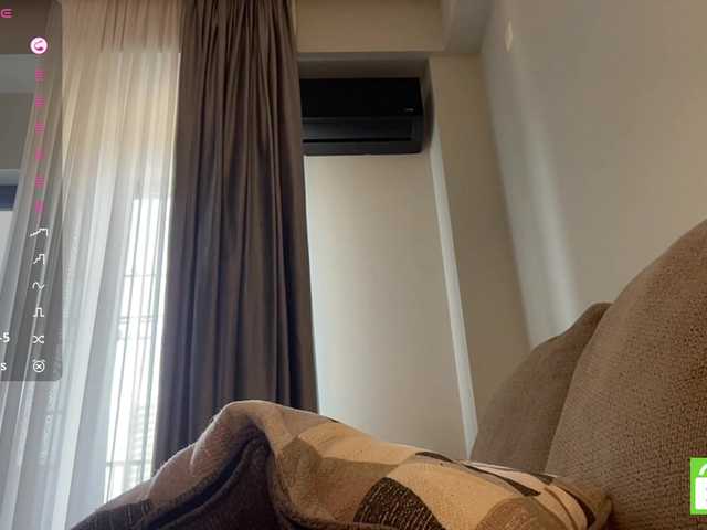 TyeshaDirksen live webcam show