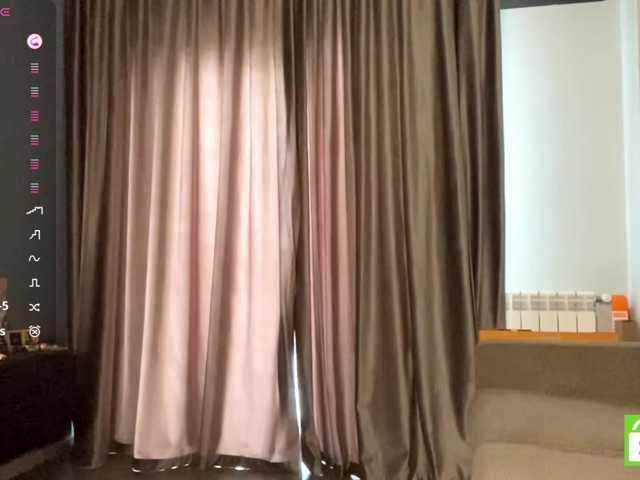TyeshaDirksen live cam on BongaCams