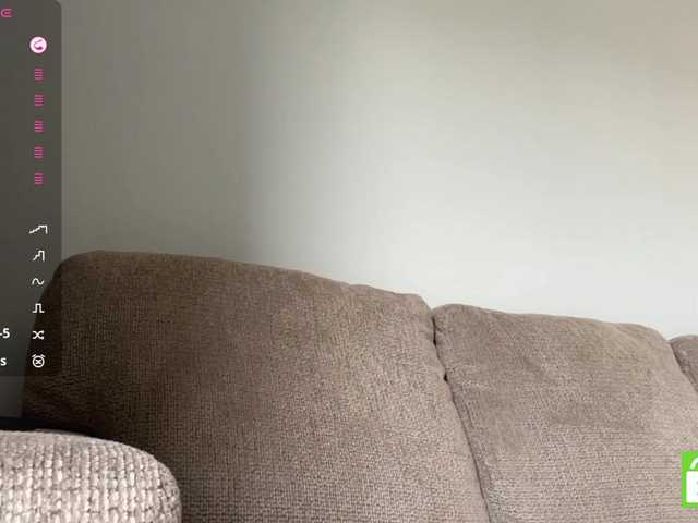 TyeshaDirksen live webcam show