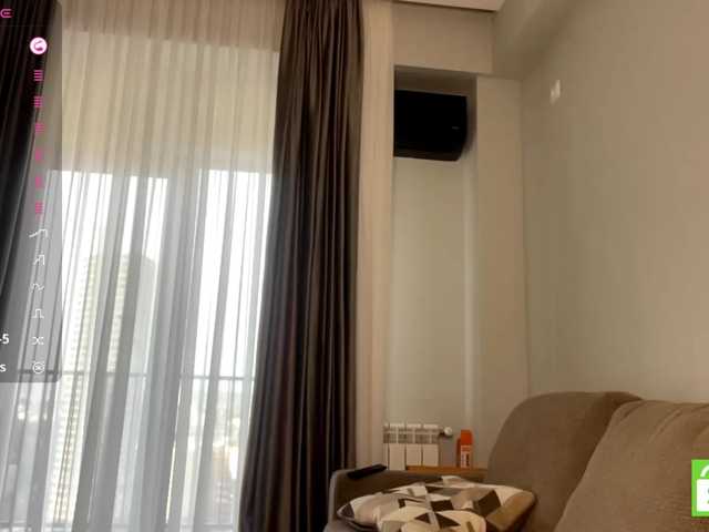 TyeshaDirksen live cam on BongaCams