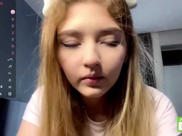 TyeshaDirksen live cam on BongaCams