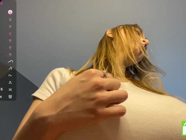 TyeshaDirksen live cam on BongaCams
