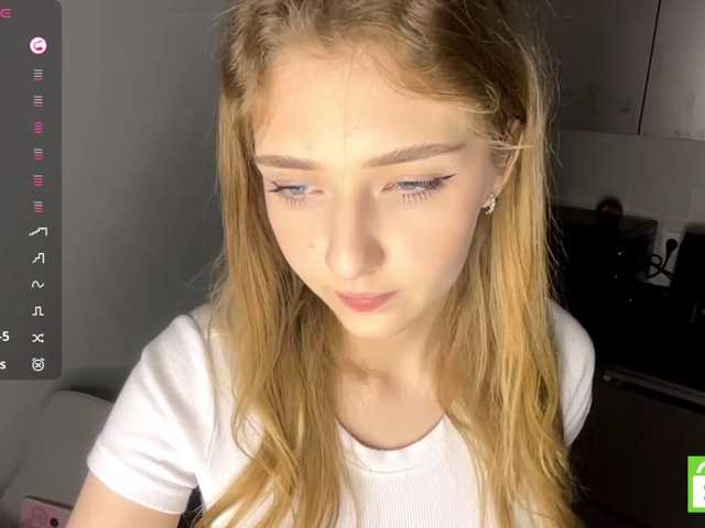 TyeshaDirksen live cam on BongaCams