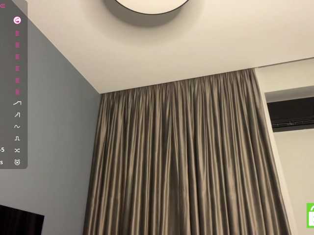 TyeshaDirksen live cam on BongaCams
