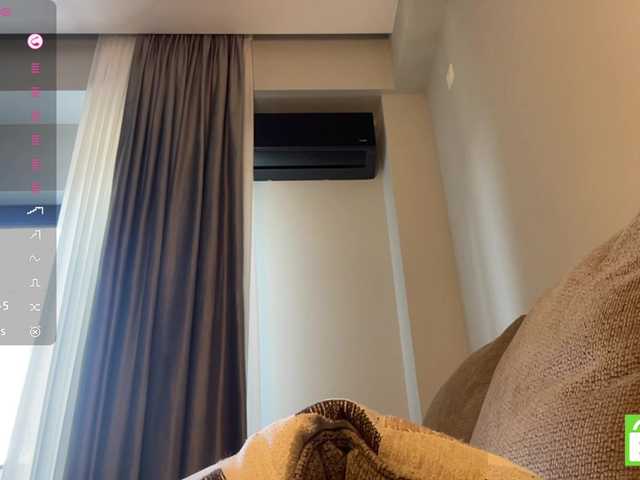 TyeshaDirksen live cam on BongaCams