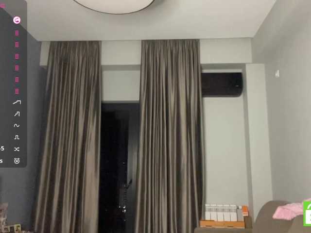 TyeshaDirksen live cam on BongaCams