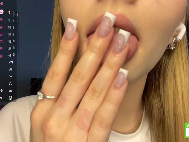 TyeshaDirksen live cam on BongaCams