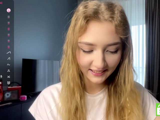 TyeshaDirksen live cam on BongaCams