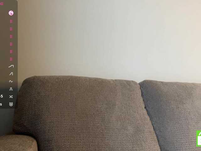 TyeshaDirksen live cam on BongaCams