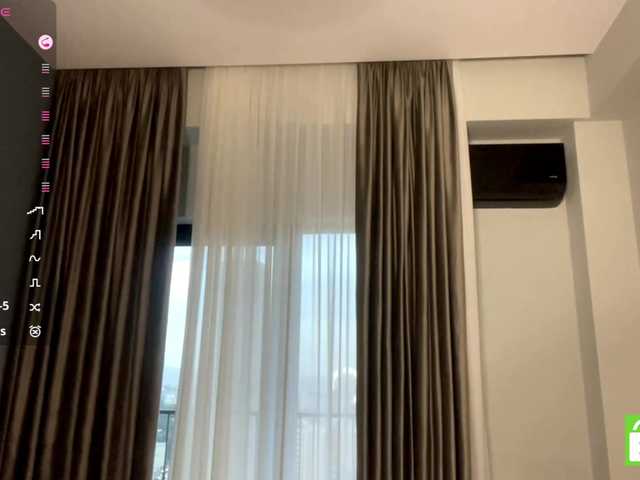 TyeshaDirksen live cam on BongaCams