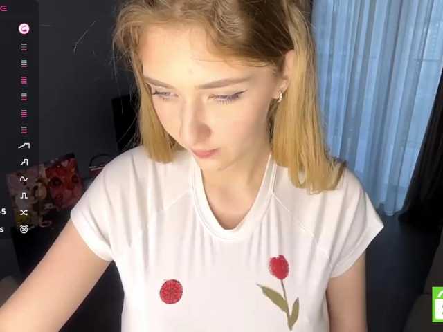 TyeshaDirksen live cam preview