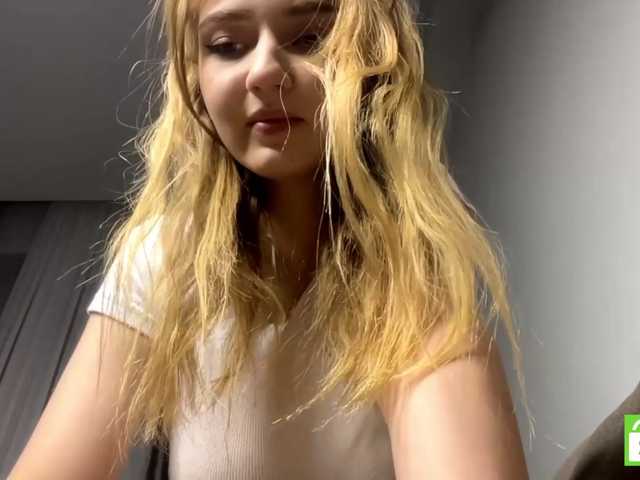TyeshaDirksen live cam on BongaCams