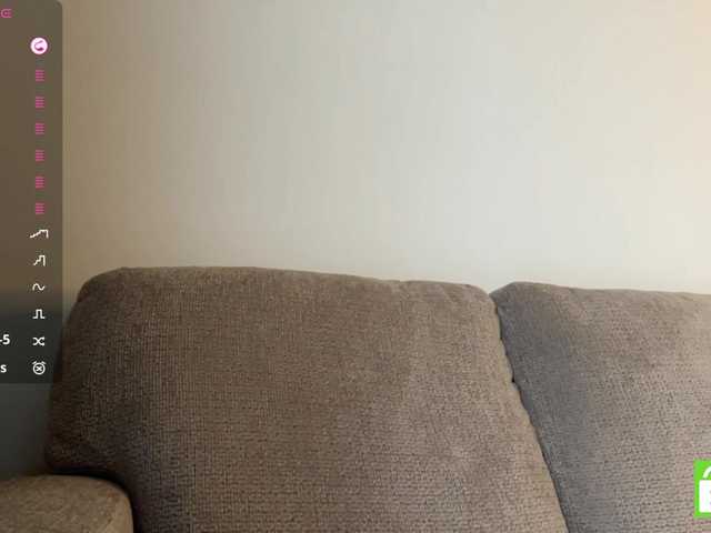 TyeshaDirksen live cam on BongaCams