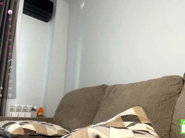 TyeshaDirksen live cam on BongaCams